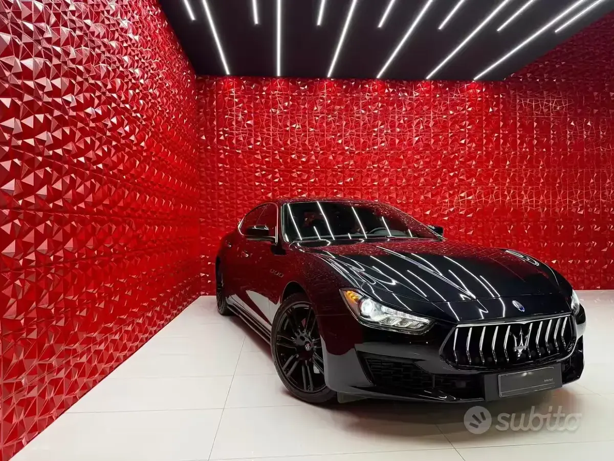 Usata Maserati Ghibli GranLusso 350 CV (257 kW) 2020 Nero Berlina