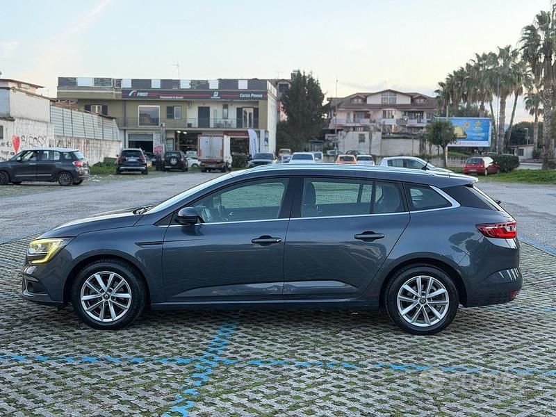 Usata Renault Mégane GrandTour 110 CV (80 kW) 2018 Grigio Station wagon