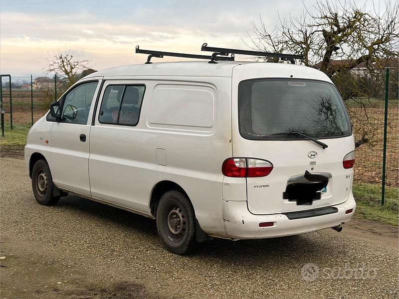 Usata Hyundai H-1 99 CV (72 kW) 2002 Bianco Monovolume