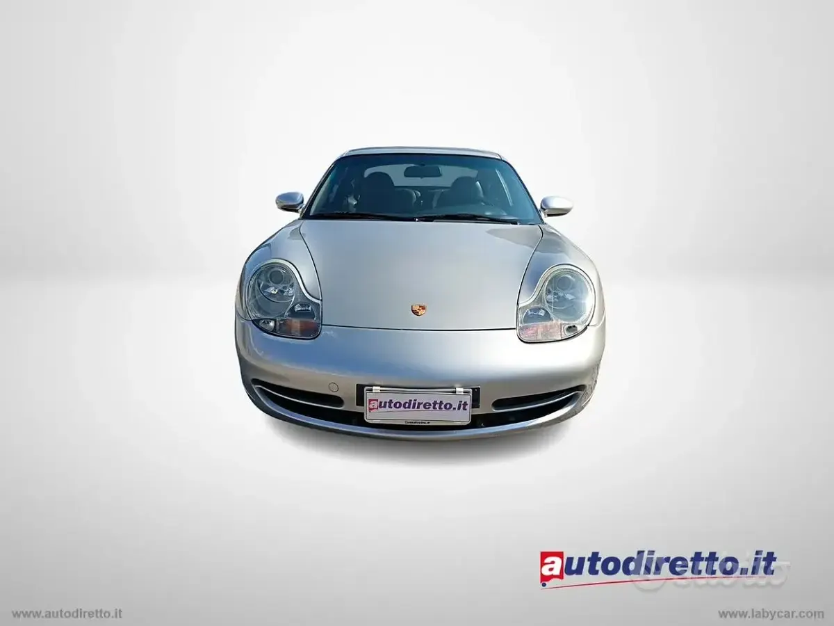 Usata Porsche 911 Carrera 4 320 CV (235 kW) 2001 Argento Coupé