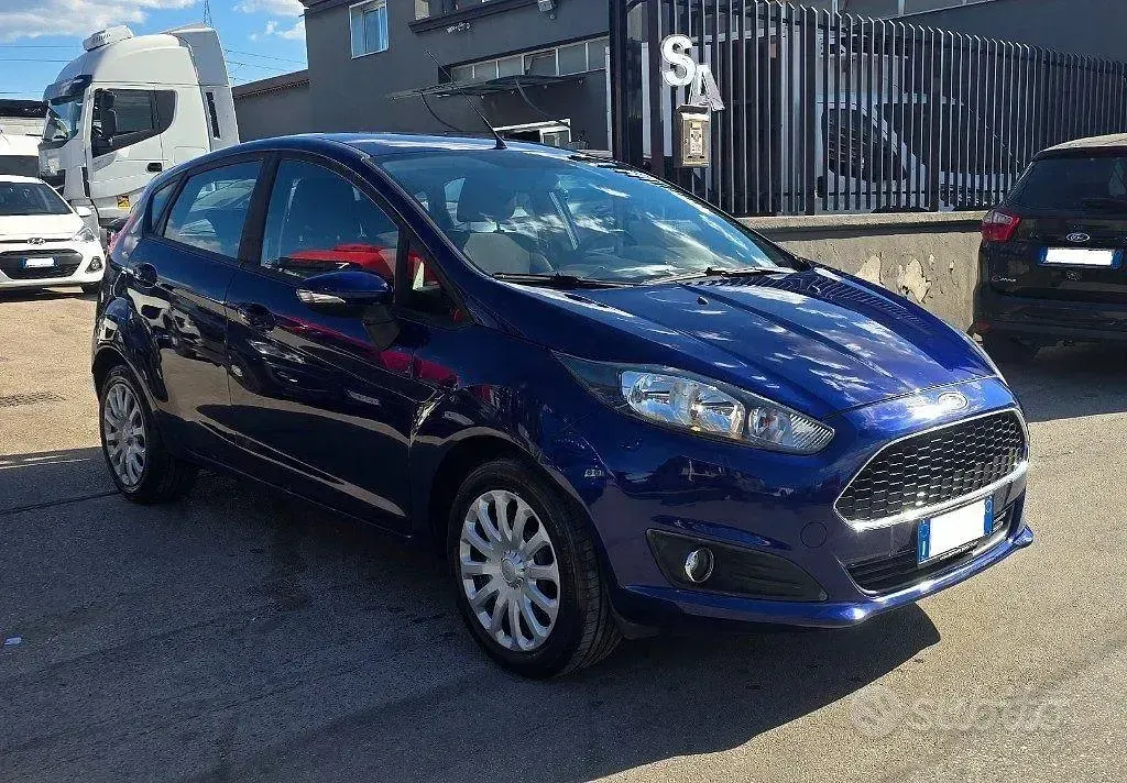 Usata Ford Fiesta Business Edition 75 CV (55 kW) 2017 Blu Utilitaria