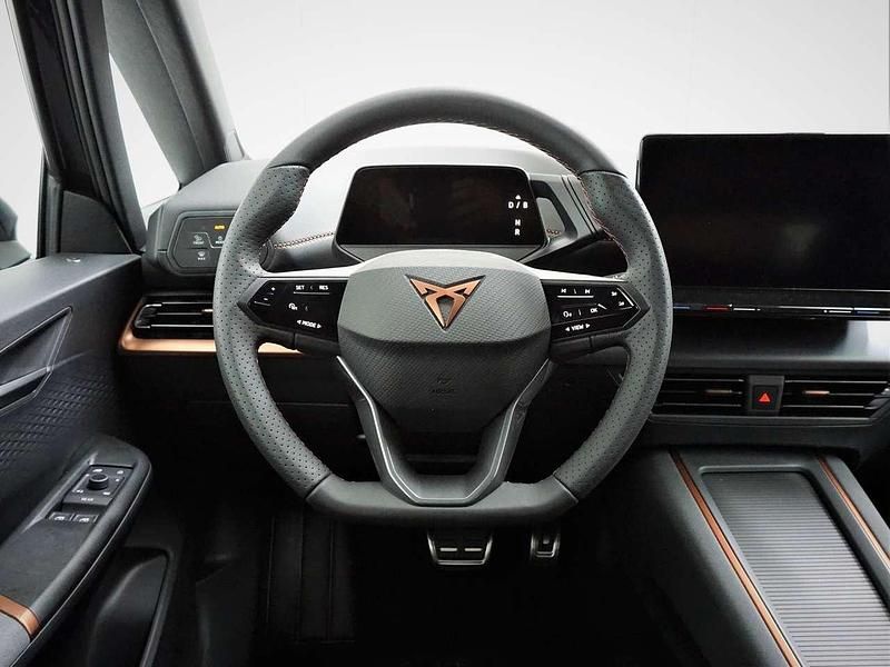 Usata Cupra Born 69 kW (95 CV) 2023 Grigio quasar Utilitaria