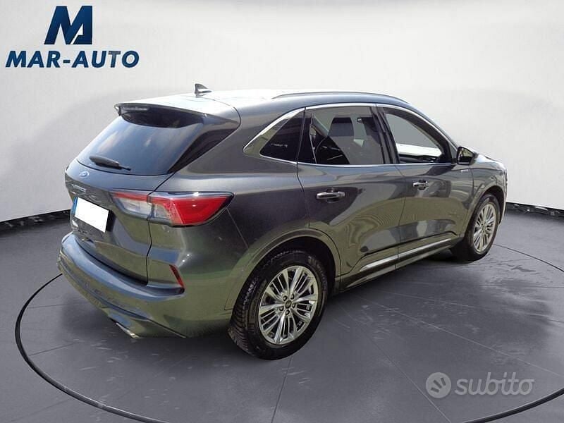 Usata Ford Kuga Vignale 225 CV (165 kW) 2021 Grigio scuro SUV