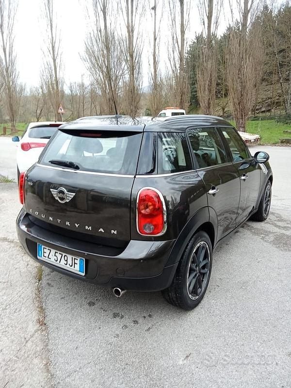 Usata Mini Cooper Countryman 111 CV (81 kW) 2015 Marrone SUV