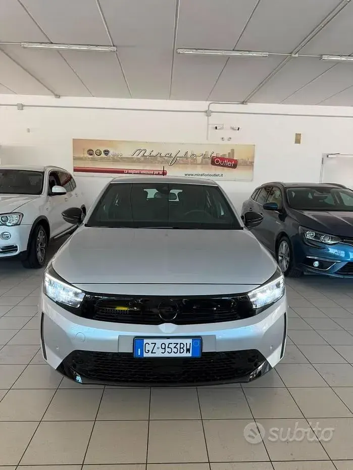 Usata Opel Corsa GS Line 101 CV (74 kW) 2025 Grigio Utilitaria