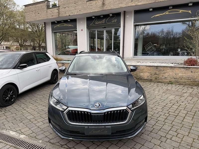 Usata Skoda Octavia 116 CV (85 kW) 2021 Argento Station wagon