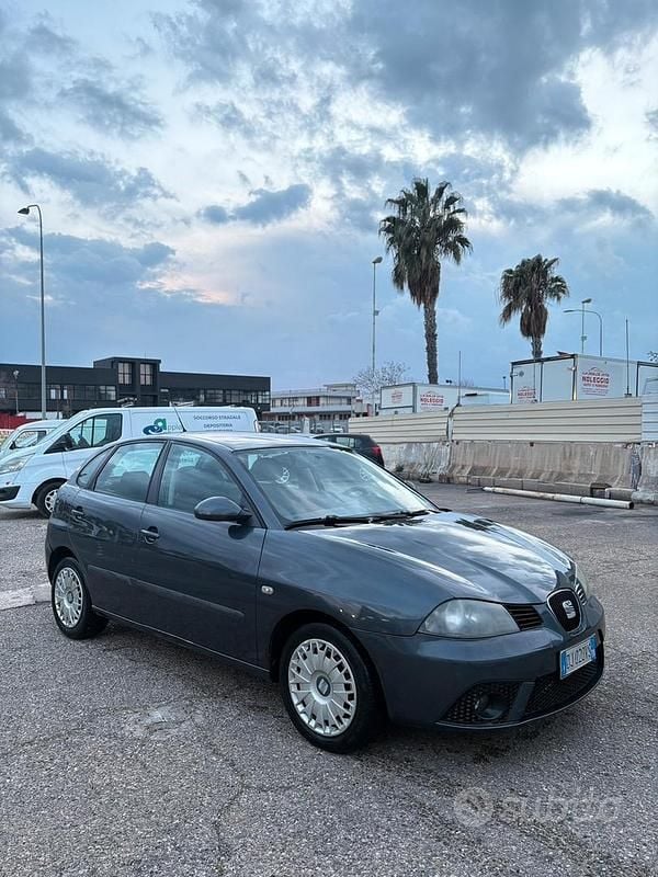 Usata Seat Ibiza 70 CV (51 kW) 2007 Grigio Utilitaria