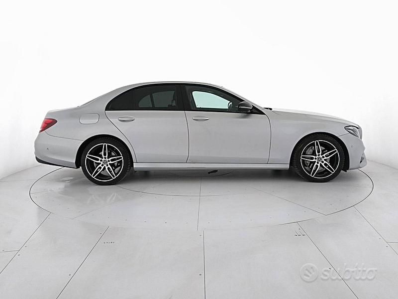 Usata Mercedes E220 Premium 194 CV (142 kW) 2020 Grigio Berlina