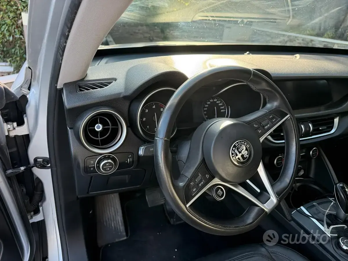 Usata Alfa Romeo Stelvio 210 CV (154 kW) 2017 Grigio SUV