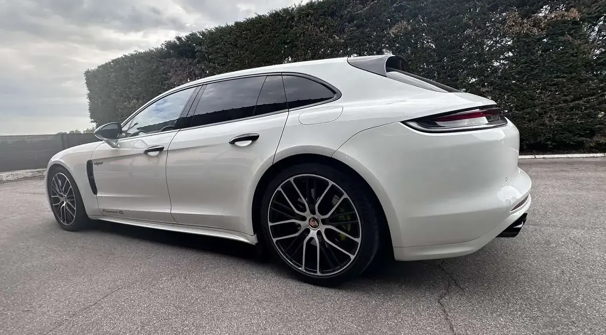 Usata Porsche Panamera 4S Sport Turismo 560 CV (411 kW) 2021 Bianco Utilitaria
