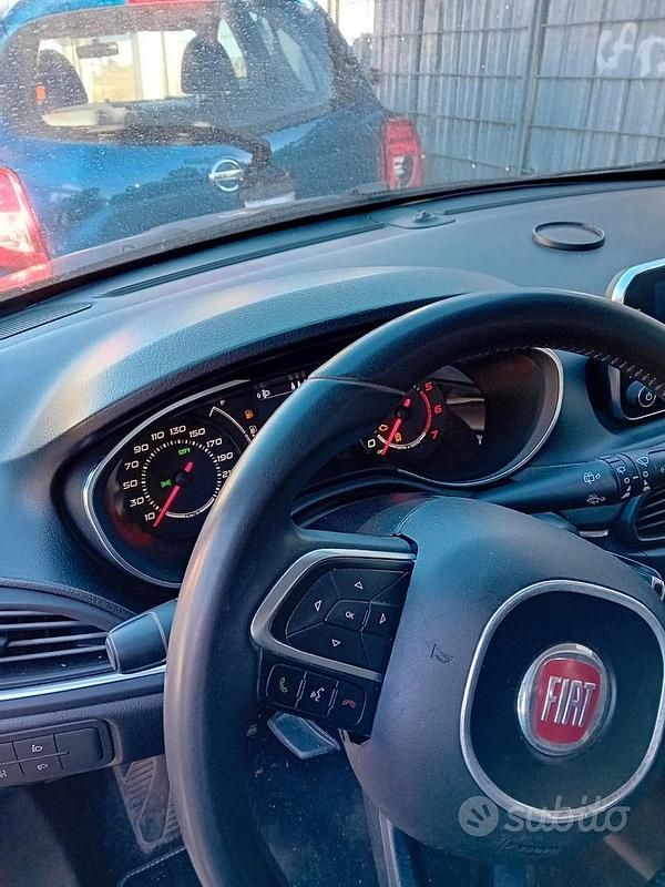 Usata Fiat Tipo Lounge 120 CV (88 kW) 2017 Blu/azzurro Station wagon