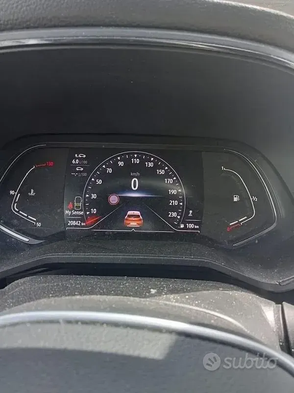 Occasion Renault Clio V Techno 90 ch (66 kW) 2023 Orange Berline