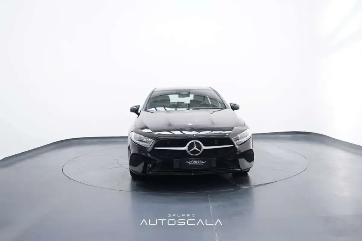 Usata Mercedes A180 Executive 136 CV (100 kW) 2023 Nero cosmo Berlina