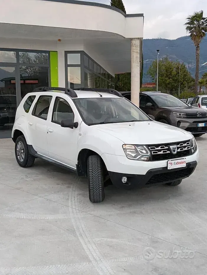 Usata Dacia Duster Lauréate 109 CV (80 kW) 2016 Bianco SUV