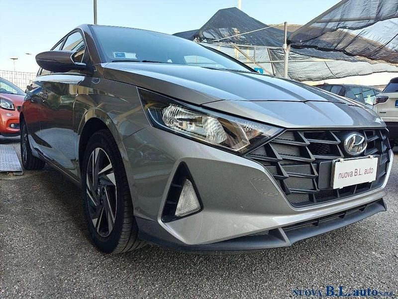 Usata Hyundai i20 84 CV (61 kW) 2022 Grigio chiaro Berlina