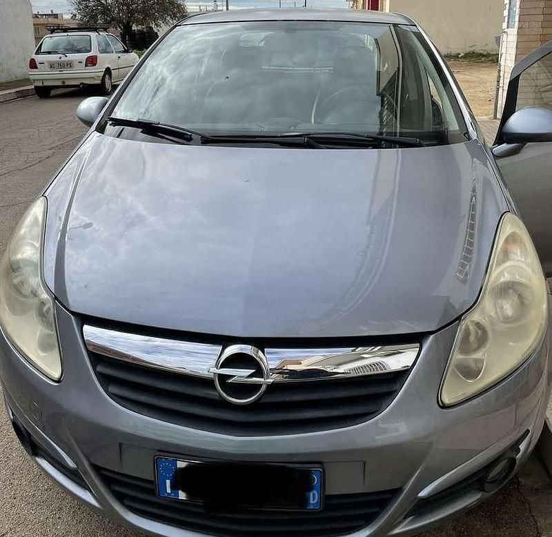 Usata Opel Corsa Cosmo 75 CV (55 kW) 2008 Berlina