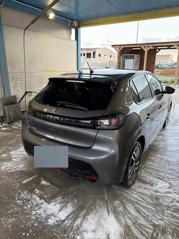 Usata Peugeot 208 105 CV (77 kW) 2022 Grigio Utilitaria