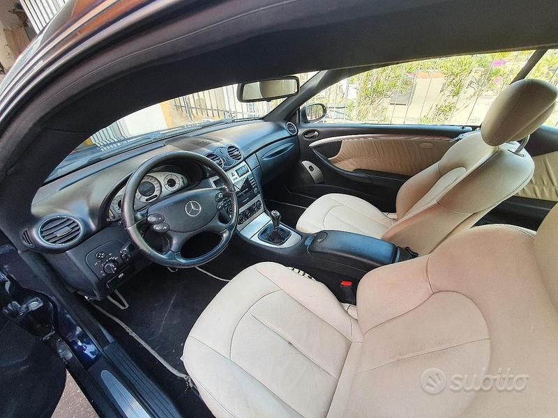Usata Mercedes CLK220 150 CV (110 kW) 2006 Blu Coupé