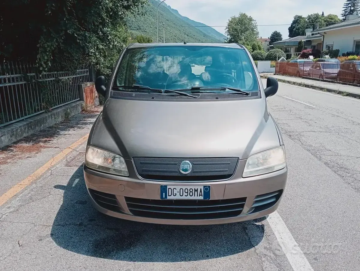 Usata Fiat Multipla Emotion 103 CV (75 kW) 2007 Giallo Monovolume