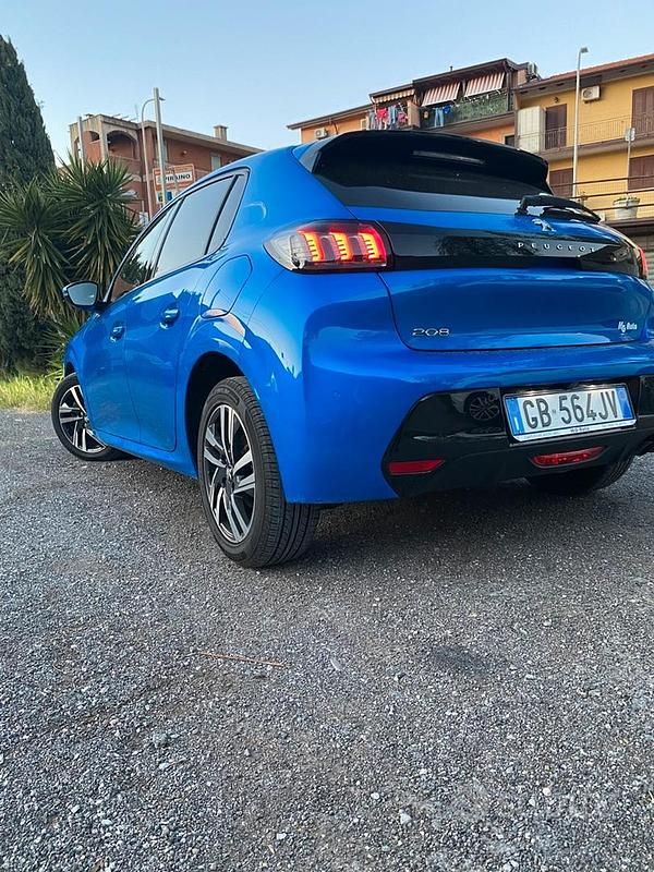 Usata Peugeot 208 110 CV (80 kW) 2021 Blu Utilitaria