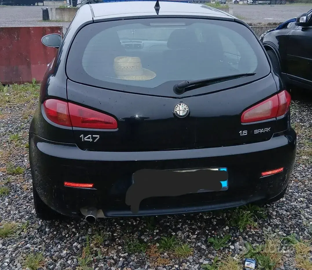 Usata Alfa Romeo 147 105 CV (77 kW) 2010 Nero Utilitaria