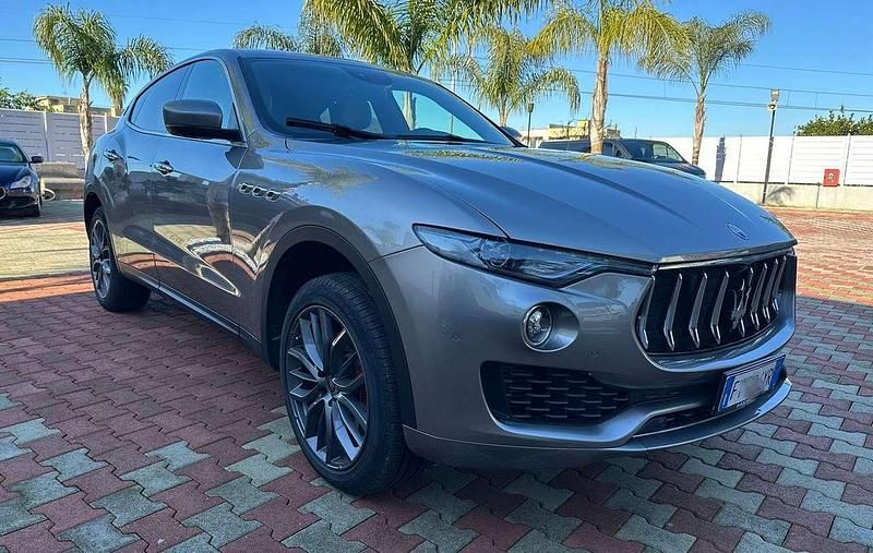 Usata Maserati Levante GranLusso 250 CV (183 kW) 2020 Grigio SUV