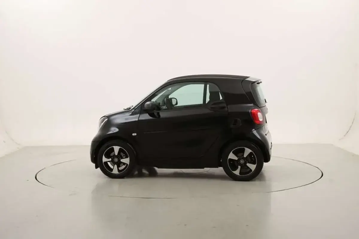 Usata Smart ForTwo Coupé Passion 41 kW (56 CV) 2022 Nero Utilitaria