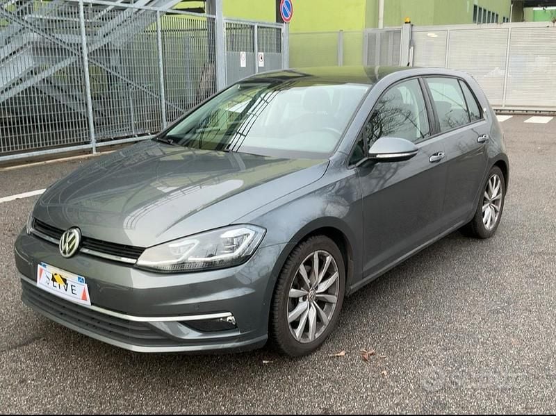 Grigio Usata 2018 VW Golf Berlina | 18.000 € (Super prezzo) - Immagine 1/4