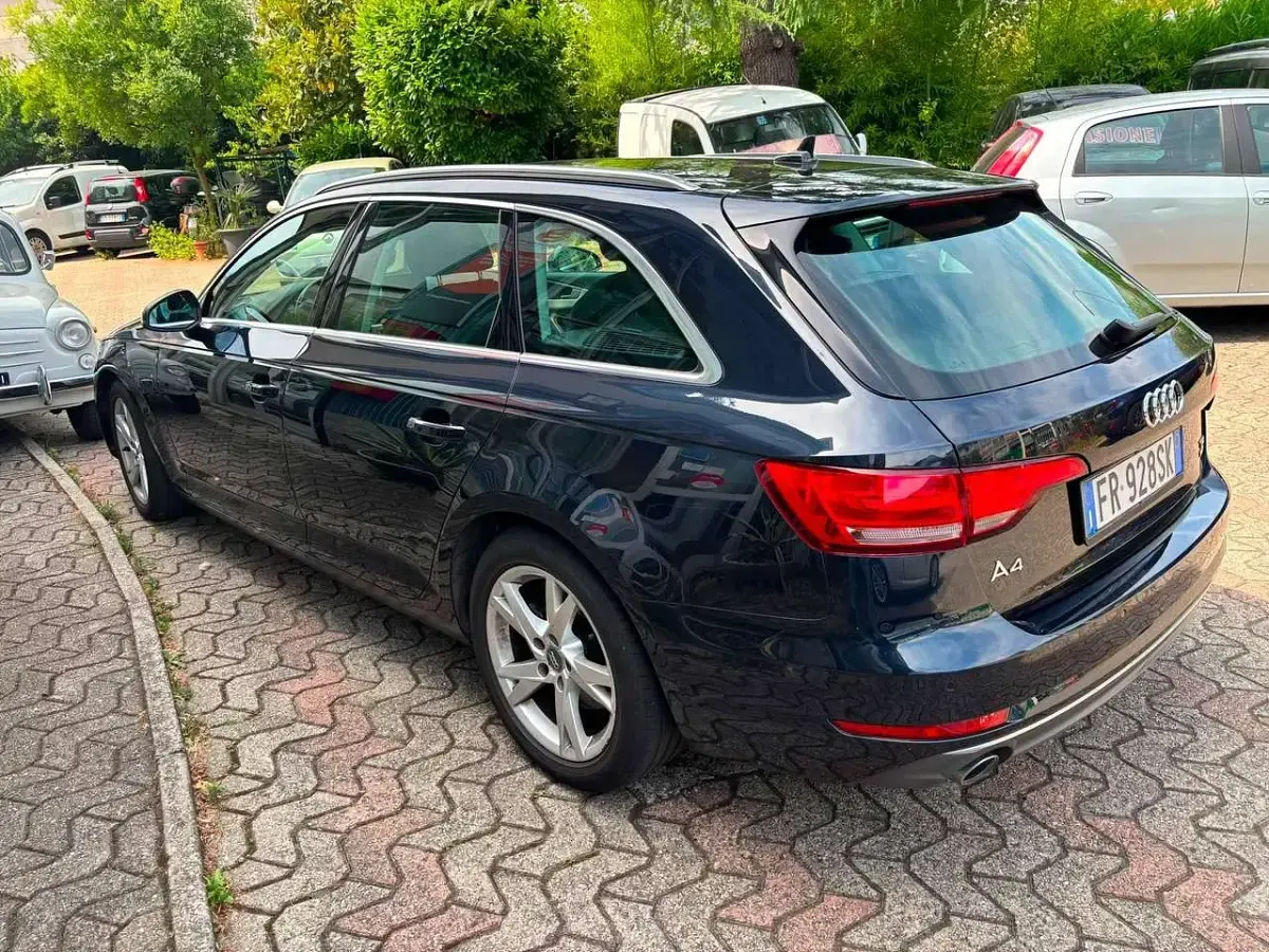 Usata Audi A4 Business 122 CV (89 kW) 2018 Blu Station wagon