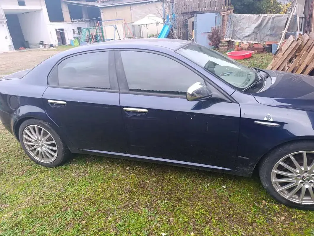 Usata Alfa Romeo 159 Distinctive 160 CV (117 kW) 2006 Blu/azzurro Berlina