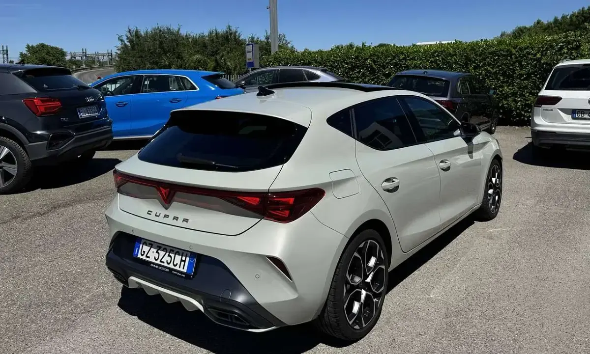 Usata Cupra Leon 150 CV (110 kW) 2025 Taiga grey Berlina