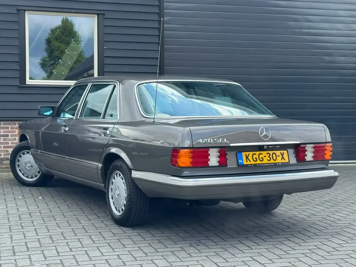 Usata Mercedes 420 218 CV (160 kW) 1986 Grigio Berlina