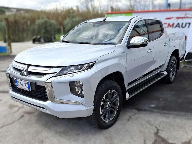 Usata Mitsubishi L200 150 CV (110 kW) 2019 Bianco perla Pick-up