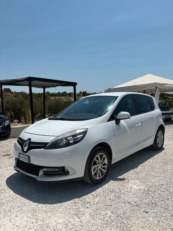 Usata Renault Scénic III XMOD 110 CV (80 kW) 2014 Bianco Monovolume