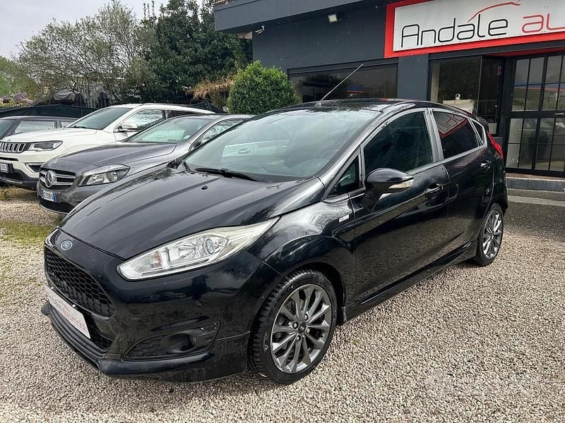 Usata Ford Fiesta ST-Line 75 CV (55 kW) 2017 Nero Berlina