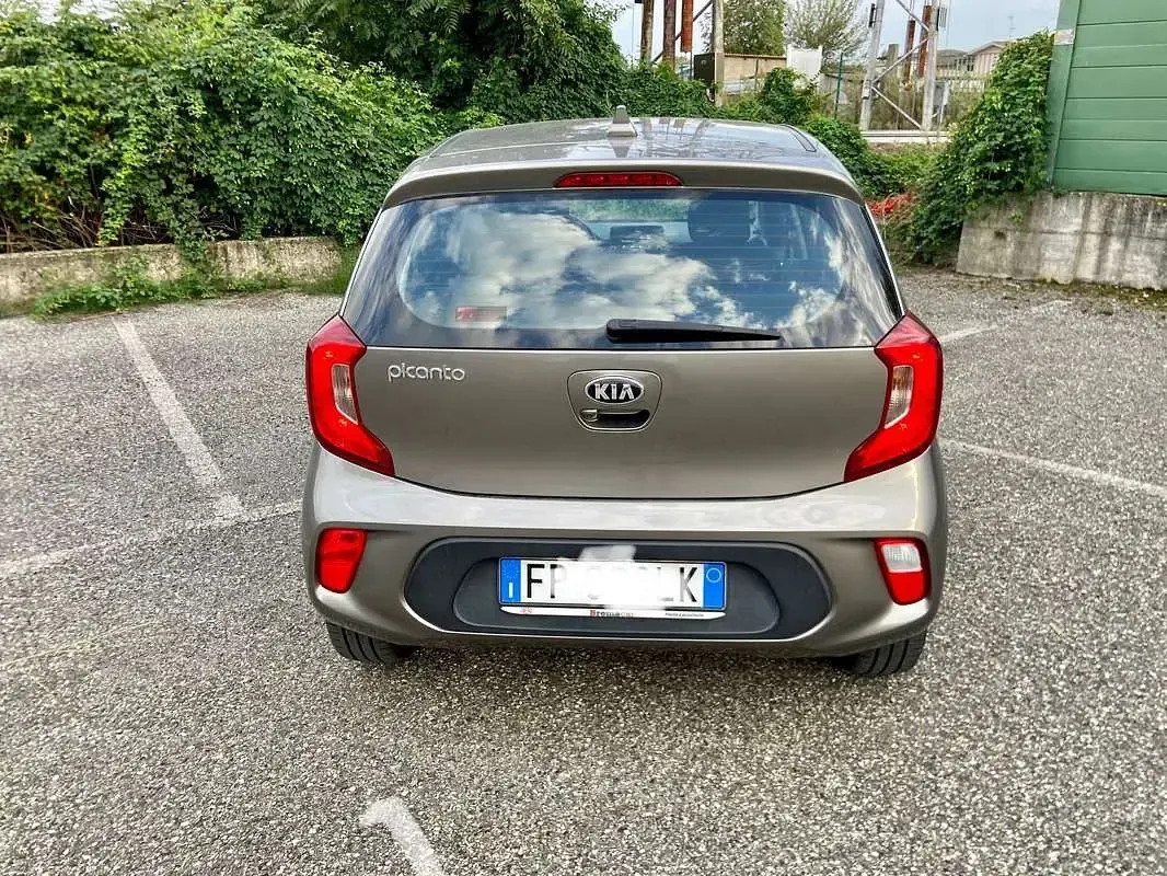 Usata Kia Picanto 67 CV (49 kW) 2018 Argento Utilitaria