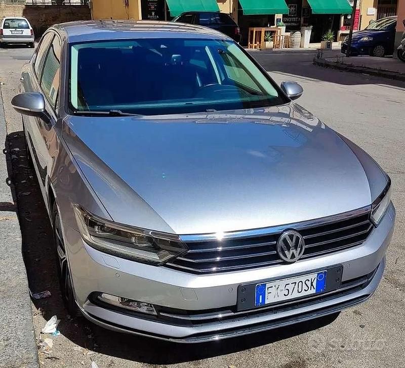 Argento Usata 2019 VW Passat Executive Tre volumi | 19.990 € (Buon prezzo) - Immagine 1/4