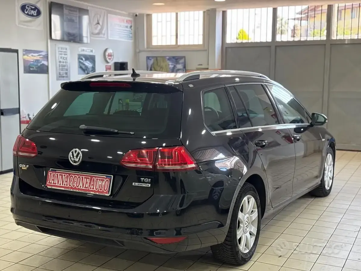 Usata VW Golf VII 110 CV (80 kW) 2015 Nero Station wagon