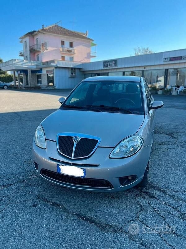 Usata Lancia Ypsilon 77 CV (56 kW) 2008 Marrone Utilitaria
