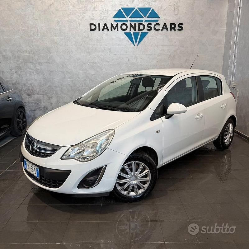 Usata Opel Corsa Edition 86 CV (63 kW) 2013 Bianco Utilitaria