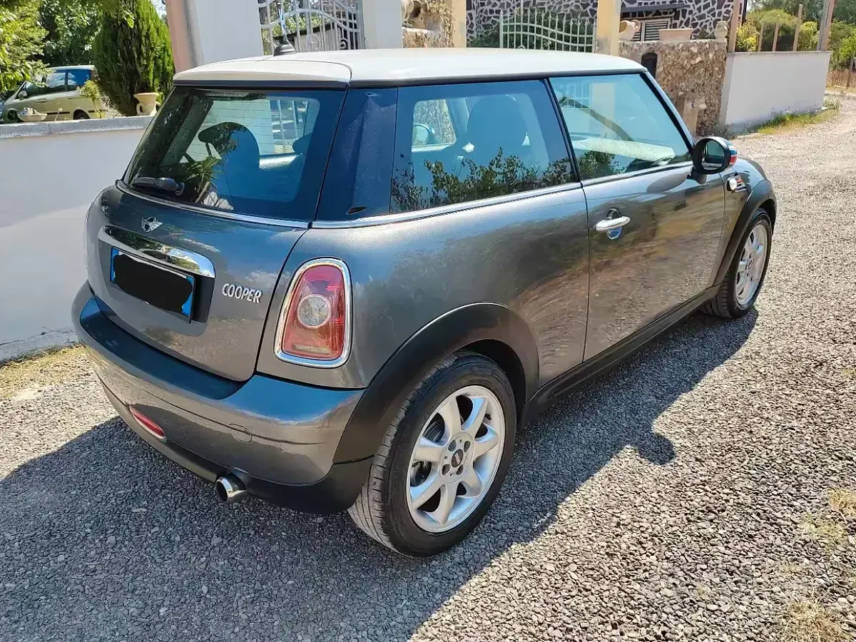 Usata Mini Cooper 120 CV (88 kW) 2011 Grigio Utilitaria
