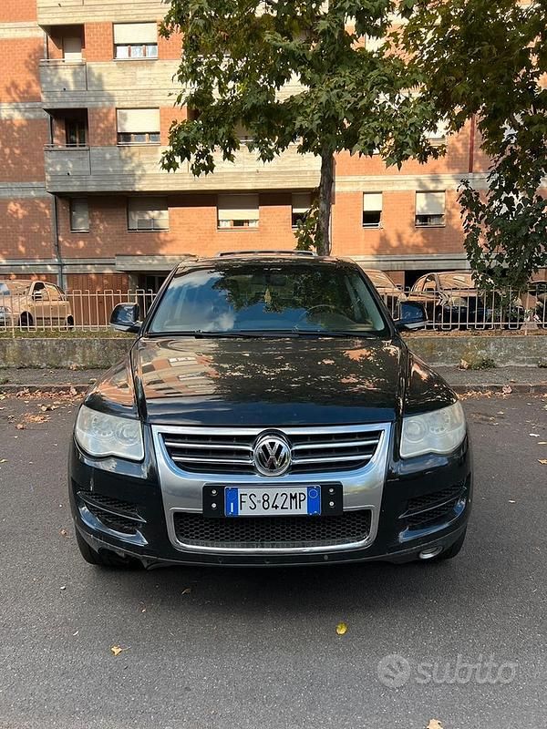 Usata VW Touareg 174 CV (127 kW) 2008 Nero SUV
