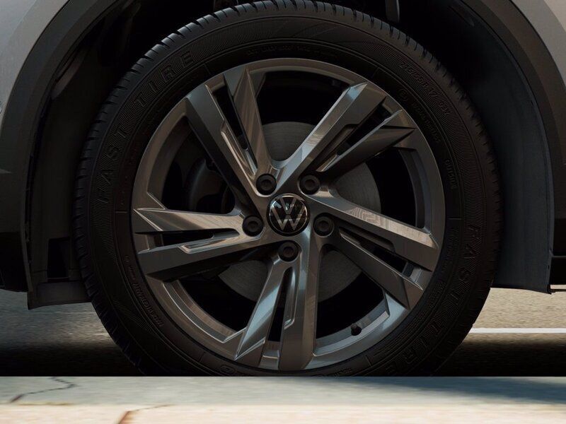 Usata VW T-Roc R-line 110 CV (80 kW) 2024 Pyrit silver metallizzato SUV