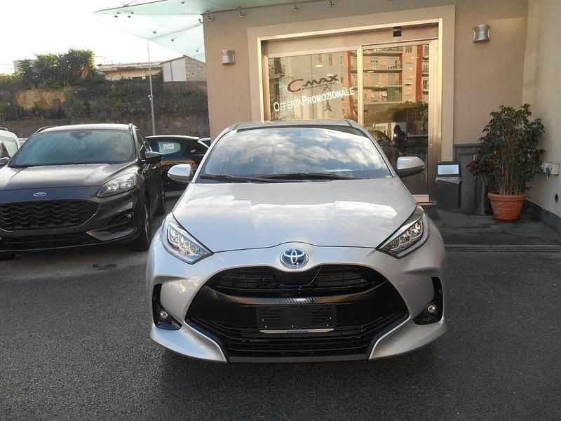 Usata Toyota Yaris Hybrid Active 116 CV (85 kW) 2024 Vari colori Berlina