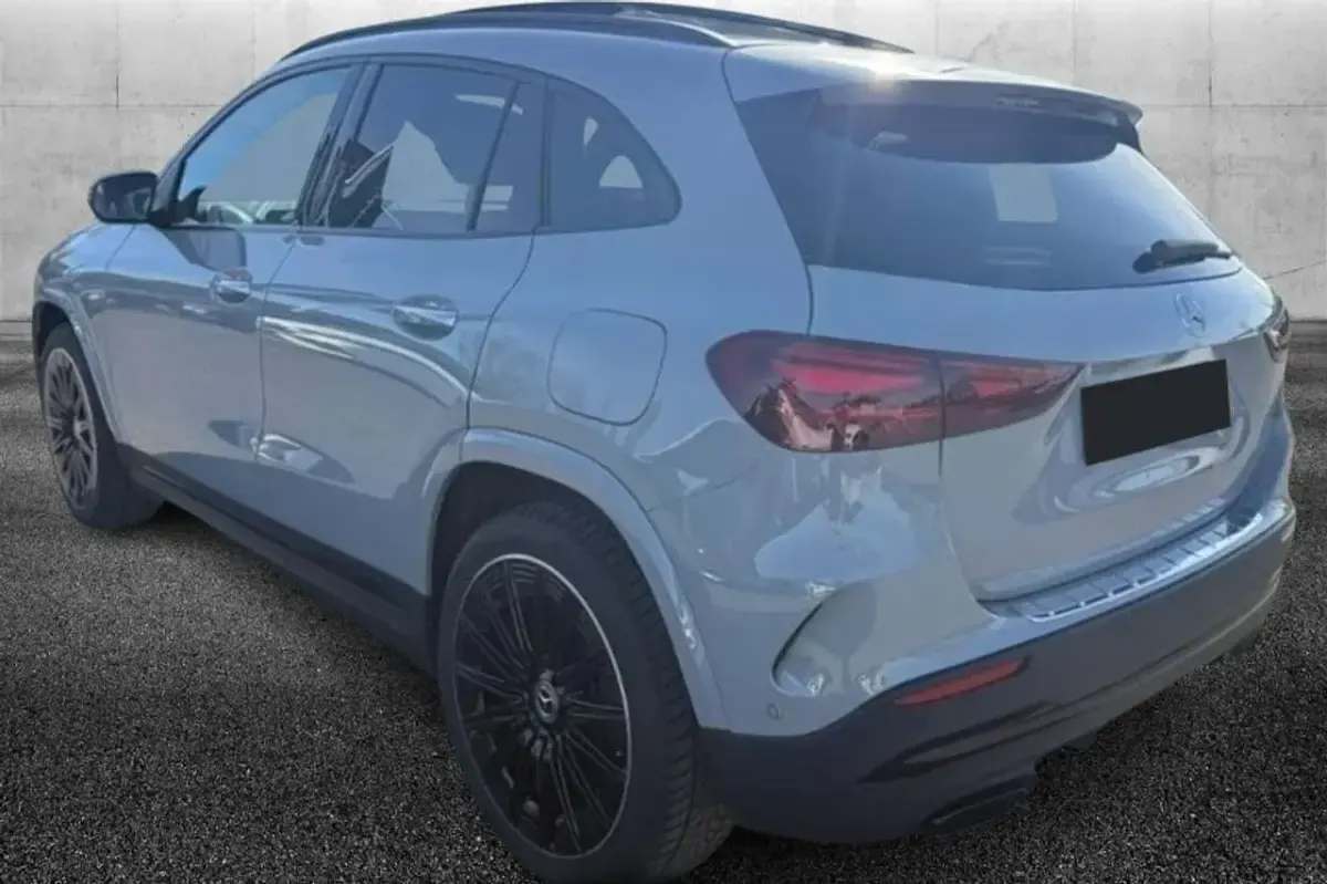 Usata Mercedes GLA200 AMG Line Premium 150 CV (110 kW) 2025 Grigio SUV