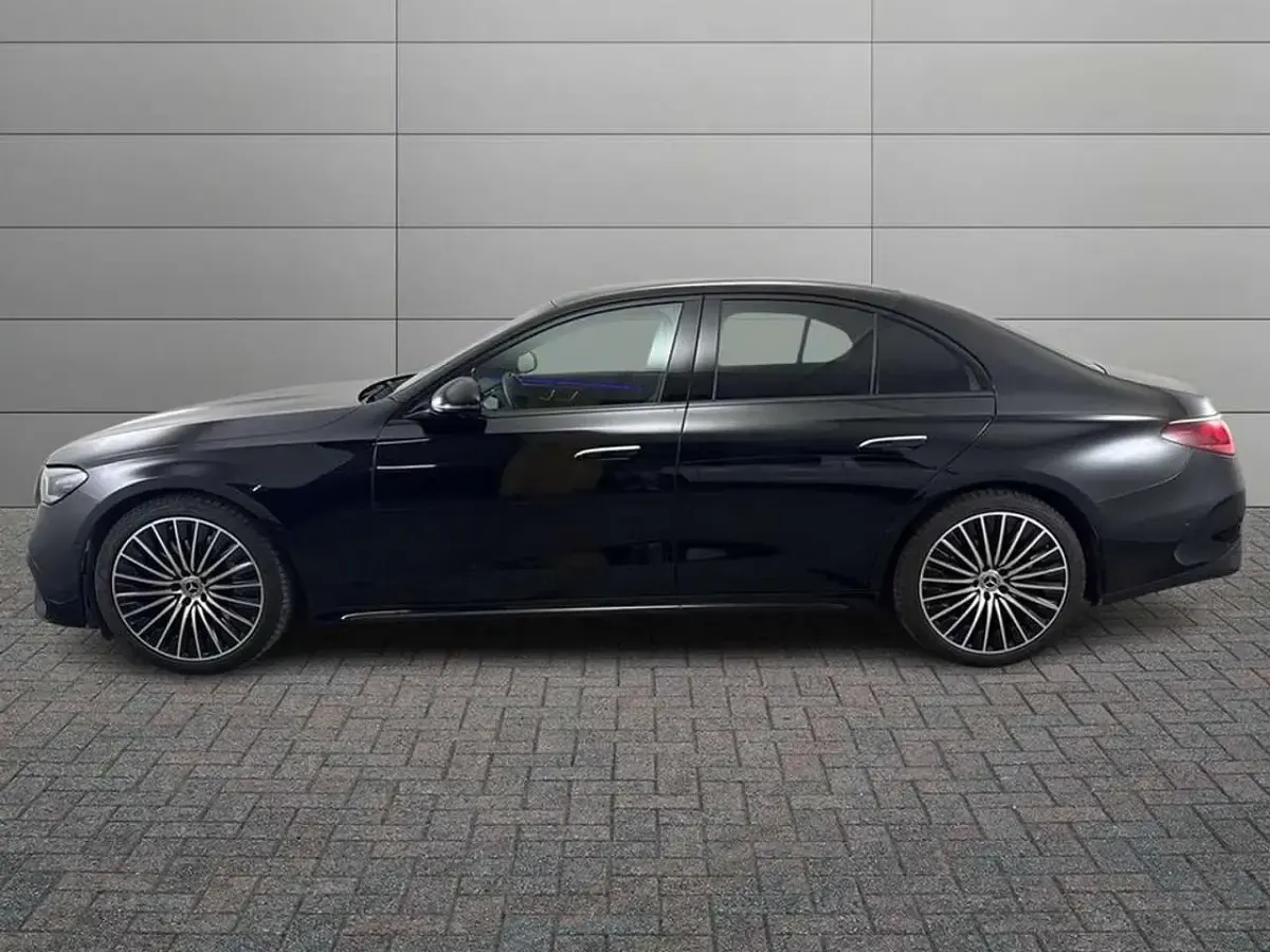 Usata Mercedes E220 AMG Line Premium 197 CV (144 kW) 2025 Nero ossidiana Berlina