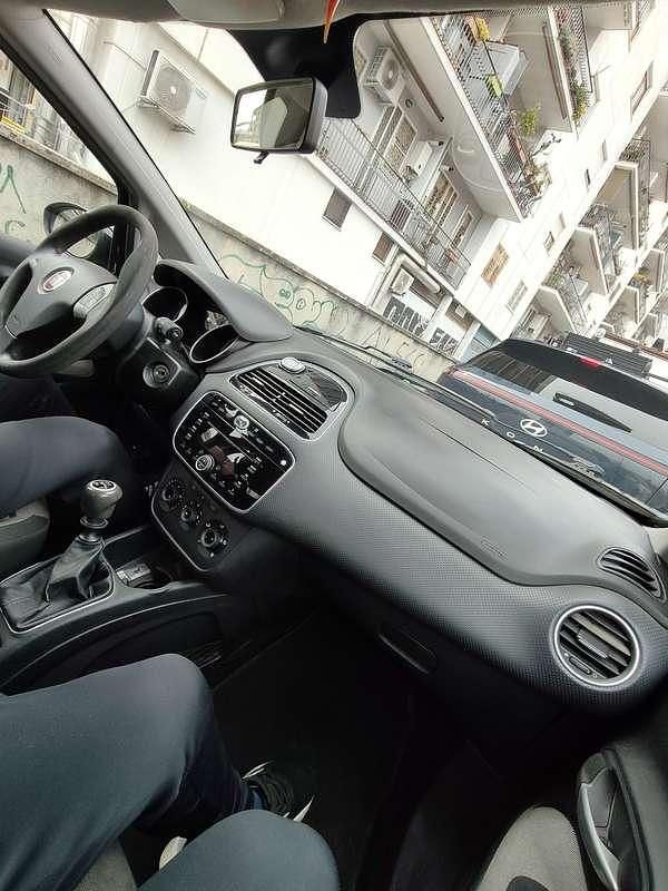 Usata Fiat Punto Evo Dynamic 65 CV (47 kW) 2010 Utilitaria