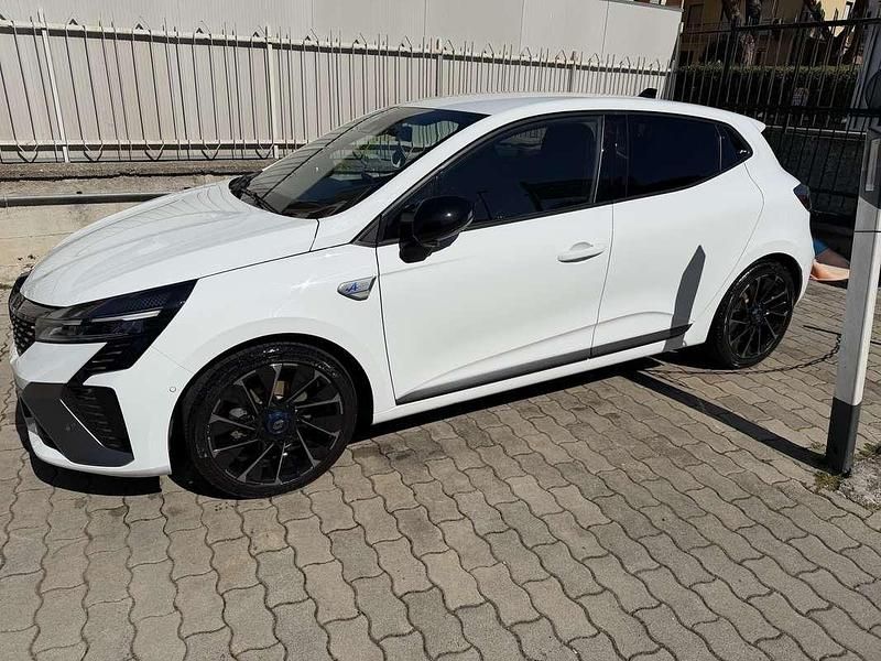 Usado Renault Clio V Esprit Alpine 145 HP (106 kW) 2024 Sedan