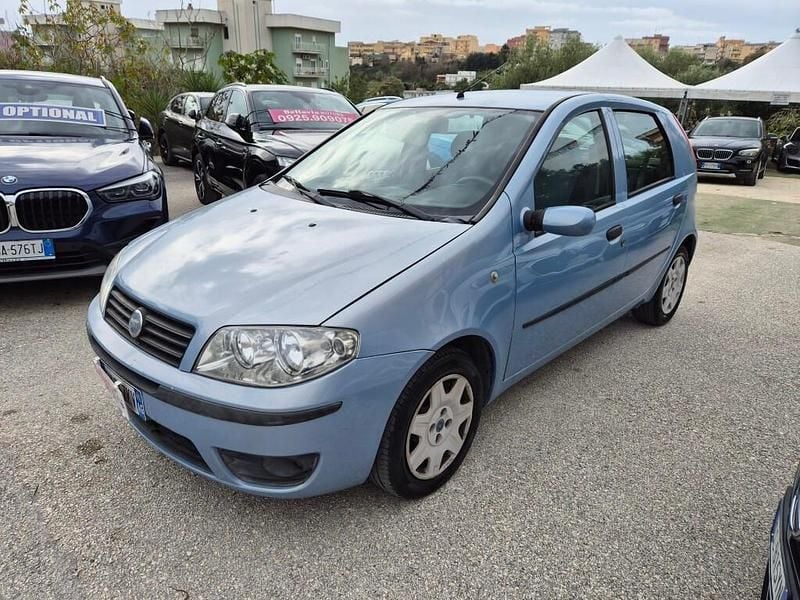 Blu Usata 2005 Fiat Punto Due volumi | 1900 € (Buon prezzo) - Immagine 1/4