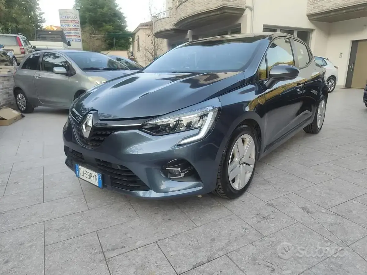 Usata Renault Clio V 90 CV (66 kW) 2022 Grigio Berlina